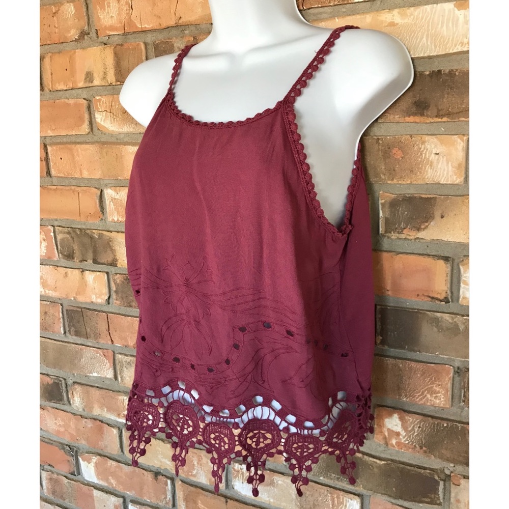 Kendall & Kylie Spaghetti Strap Burgundy Crochet Crop Top  Small